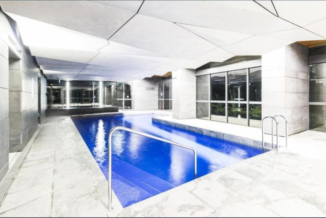Readyset Apartments At Madison 墨尔本 外观 照片